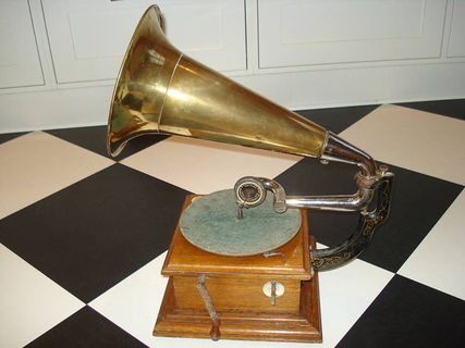German Victor Gramophone